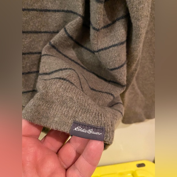 Eddie Bauer Quarter Zip - Picture 3 of 5
